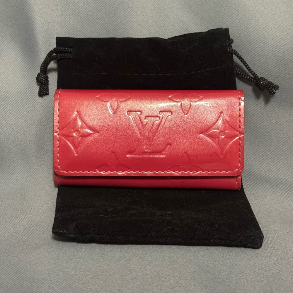 Louis Vuitton Vernis Authentic Pink Embossed Key holder Wallet